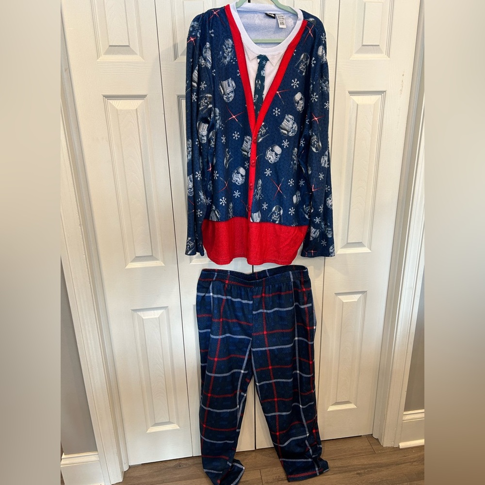Mens 2 piece Star Wars pajamas.